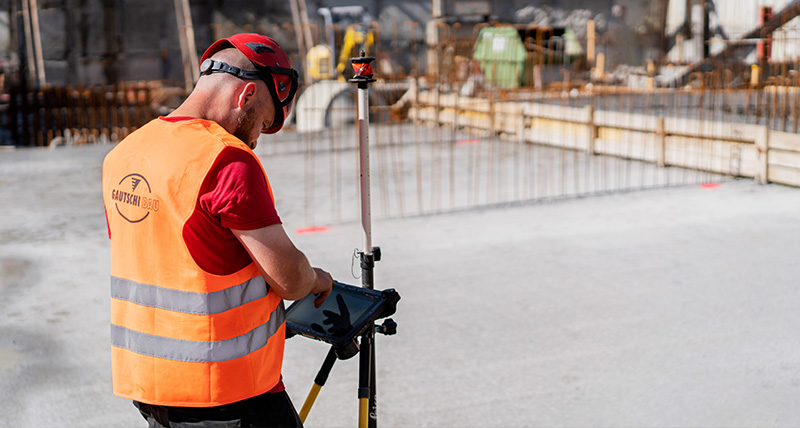 Construction worker using CC200 controller